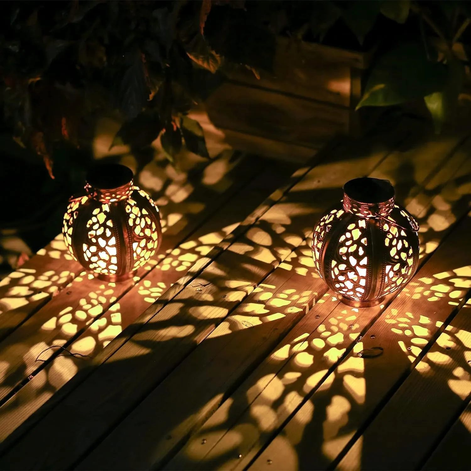 Solar Lanterns Outdoor Waterproof Solar Lights Outdoor Hanging Solar Lanterns 2 Pack for Garden Decor