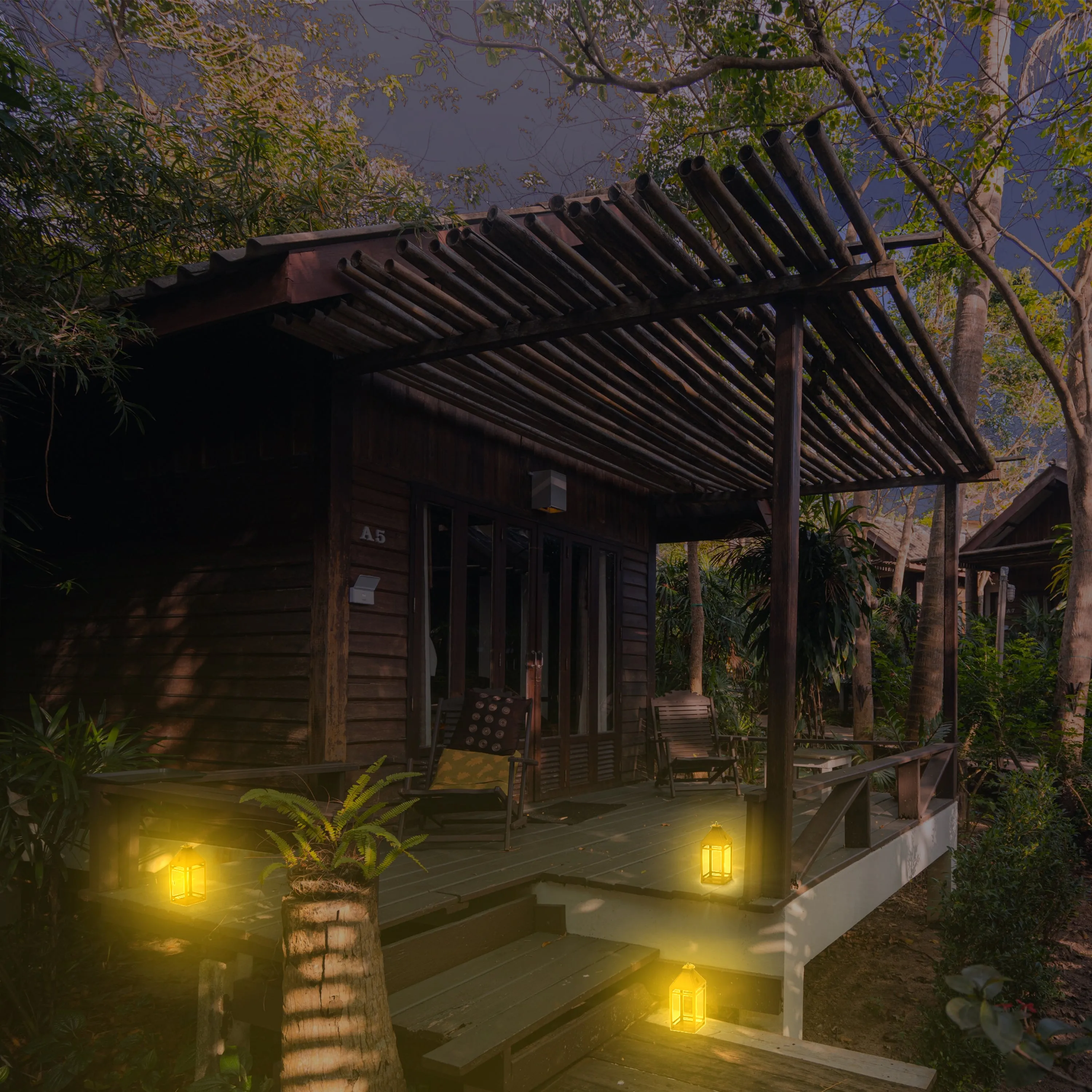 Solar Portable Hanging Lantern (Clear Panel)