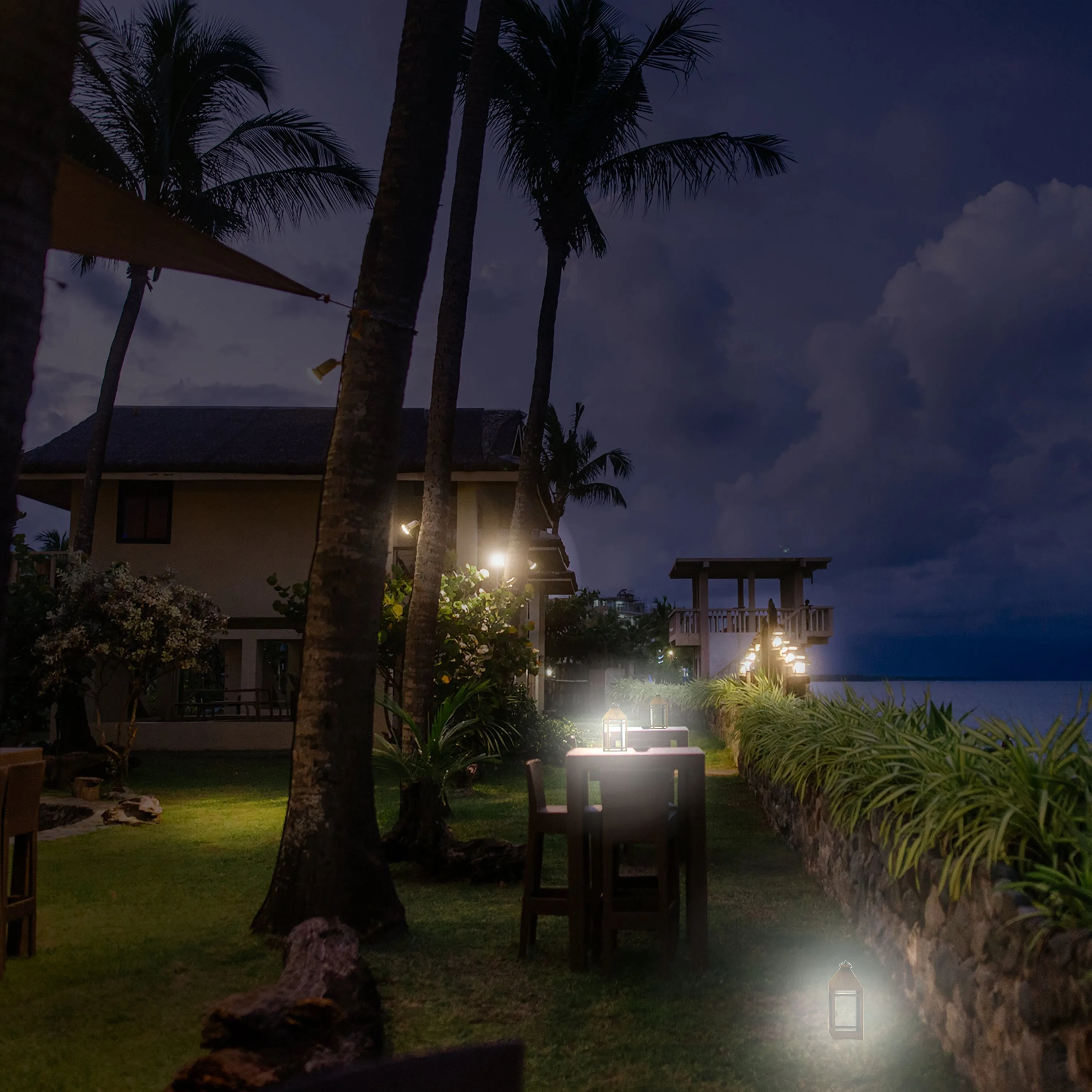 Solar Portable Hanging Lantern (Clear Panel)
